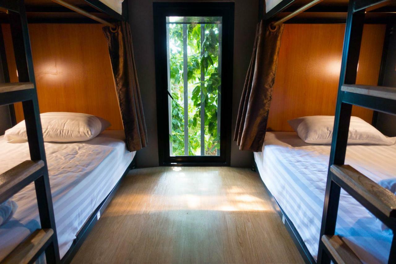 Comfy Bed Hostel (Adults Only) Μπανγκόκ Εξωτερικό φωτογραφία